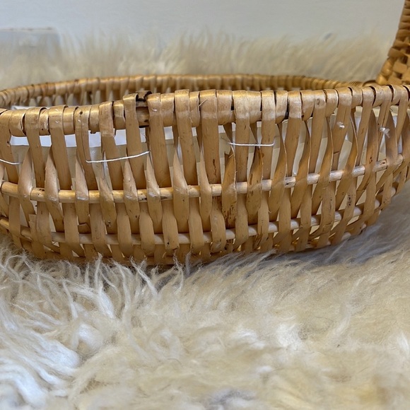 Super cute little wicker basket - Picture 3 of 7